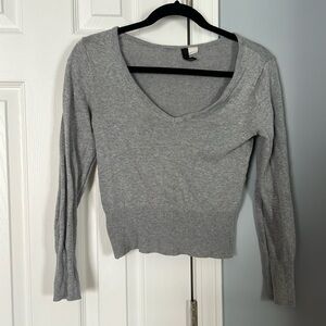 Women’s grey h&m sweater cropped